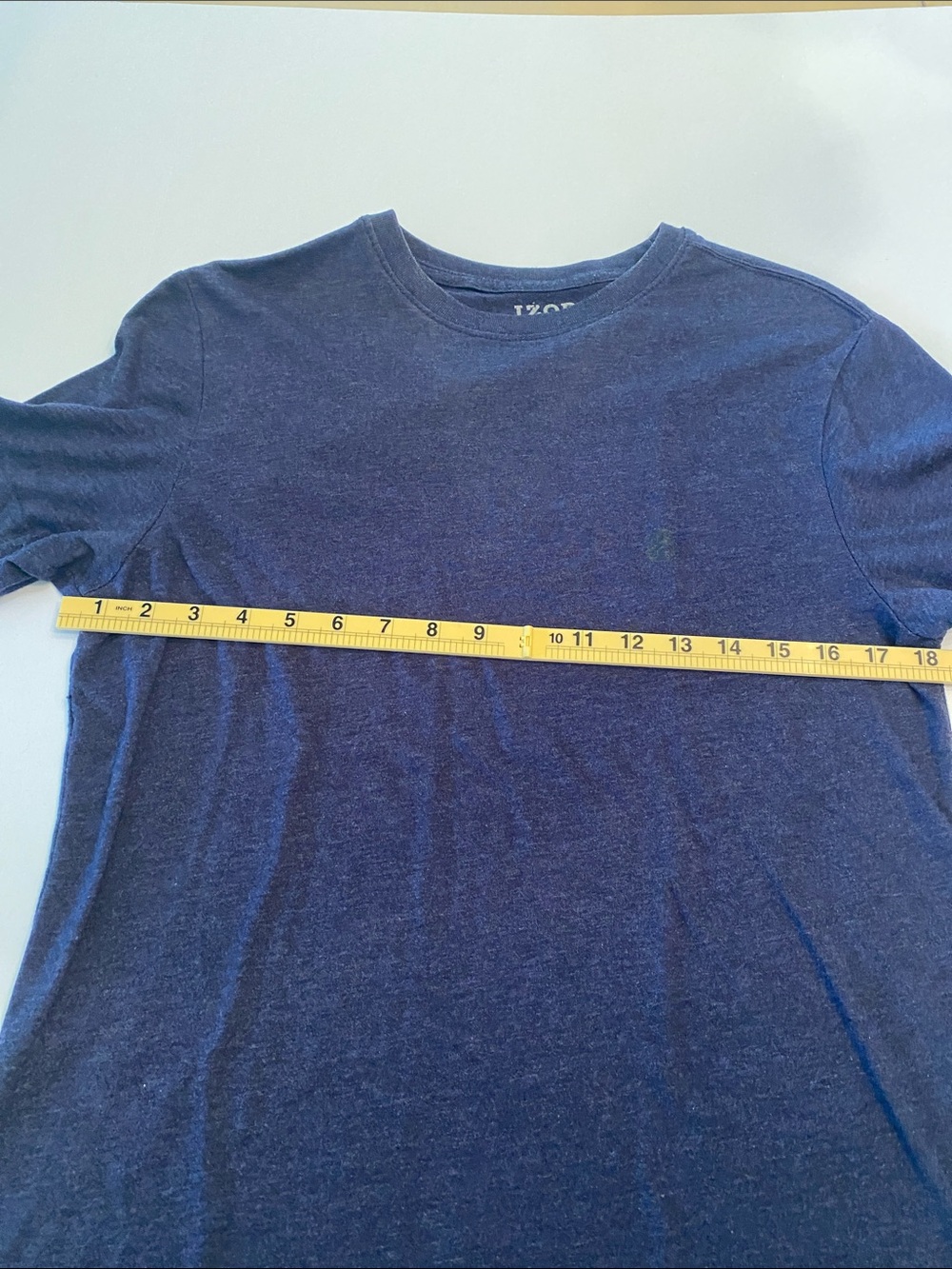 Izod Men's Short Sleeve Crew T-Shirt in Navy Heather
